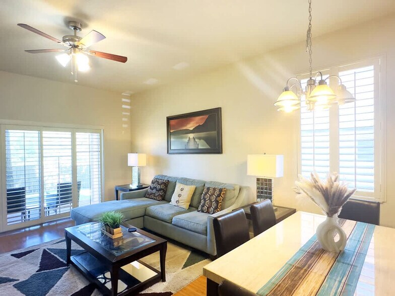 Primary Photo - 3306 Calabria Ave