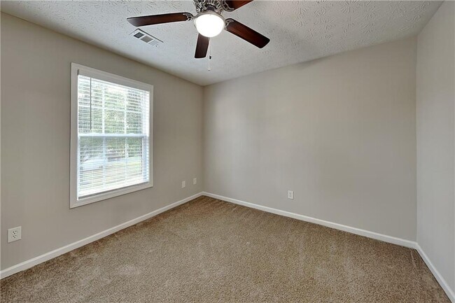 Building Photo - 40 Colton Dr