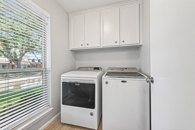 Building Photo - 5218 Palmetto St