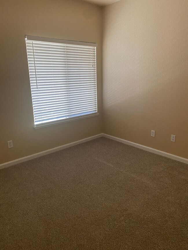 Building Photo - Single Story Home in South Reno