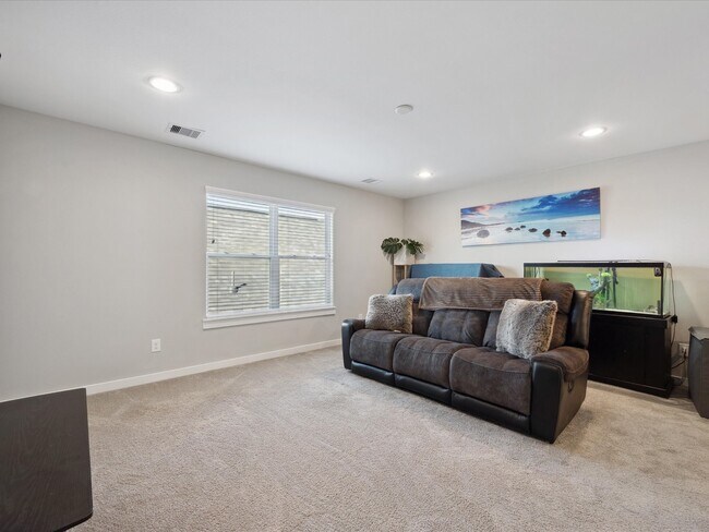 Building Photo - 8411 Berry Brush Ln