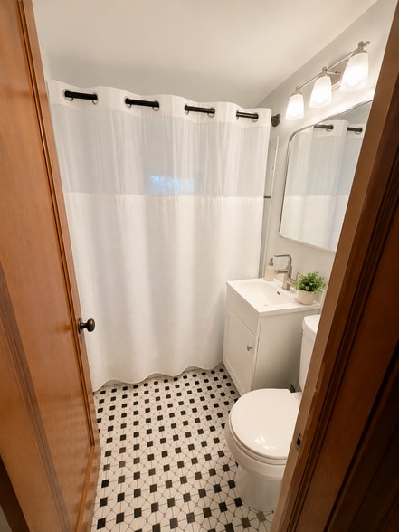 Building Photo - 1424 N 70th St