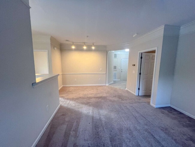 Building Photo - 2 Bed, 2 Bath Condo at amenity-rich The Me...