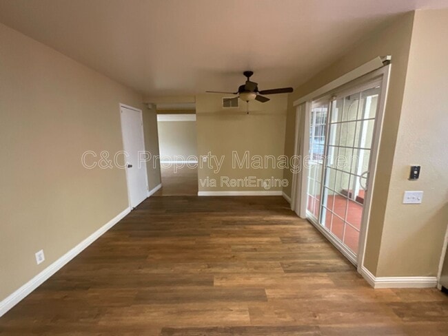 Building Photo - 3872 Tiverton Dr