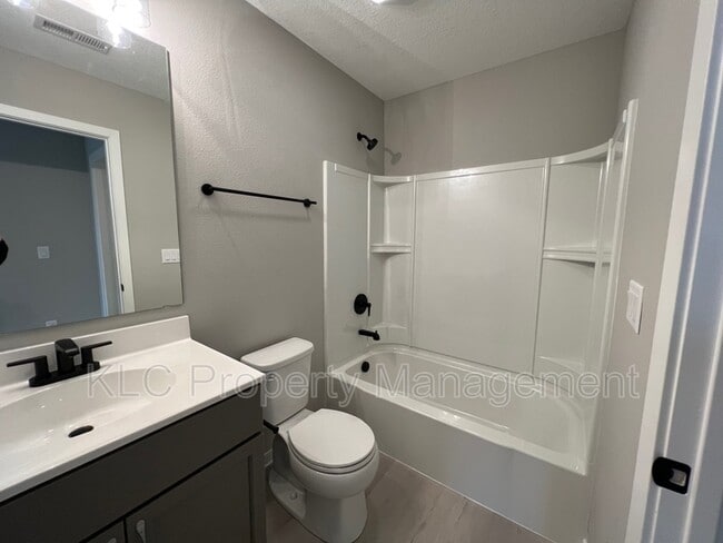 Building Photo - 8951 Calpurnia Dr