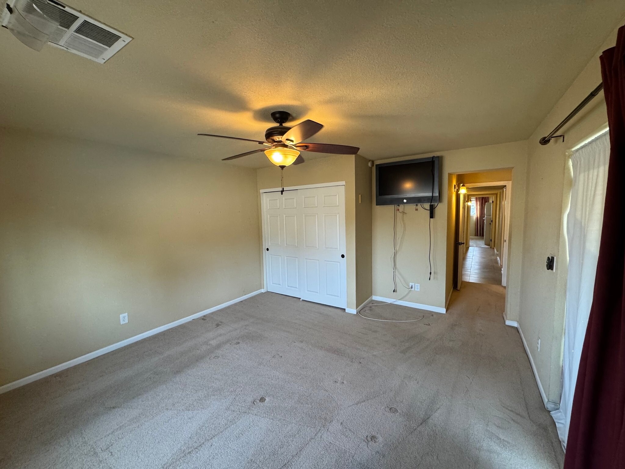 Building Photo - 2058 E Fremont Dr