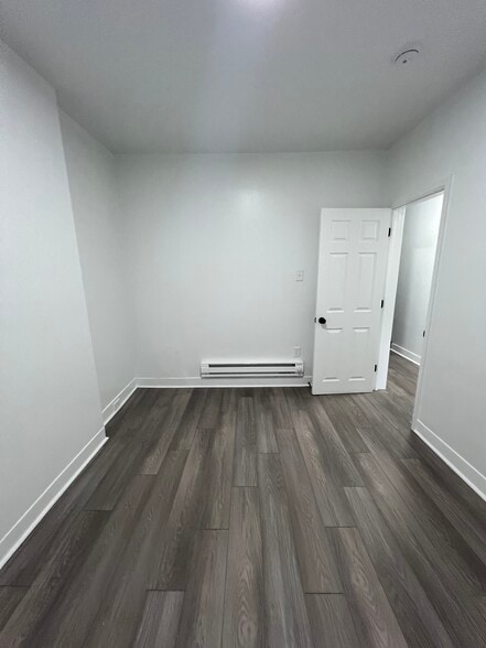 Building Photo - 225 Lloyd St