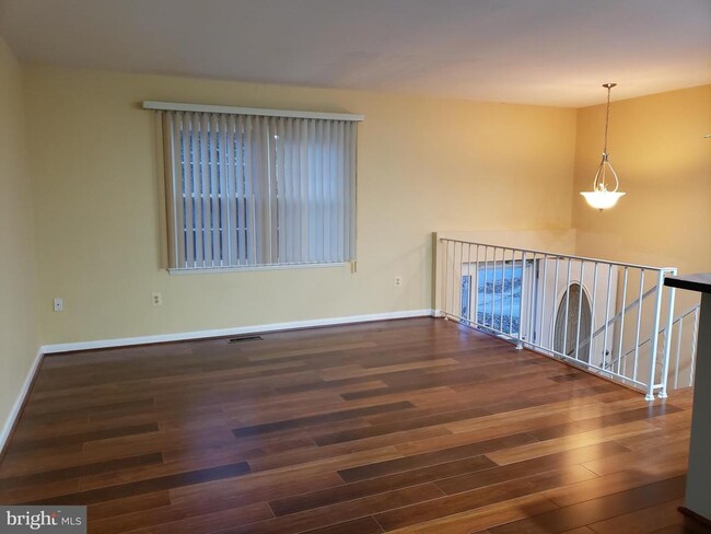 Building Photo - 2512 Deepford Dr