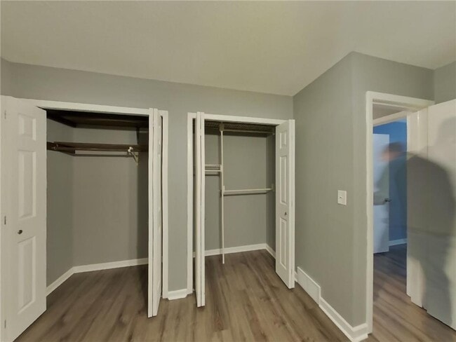 Building Photo - 820 Shenandoah Ln N