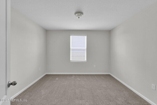 Building Photo - 1983 Pebble Point Dr