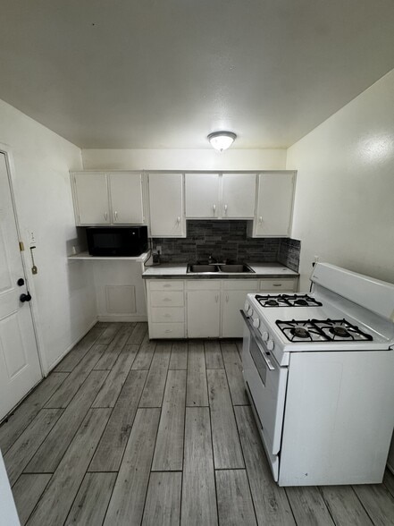Building Photo - 624 Park Ln