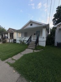 Building Photo - 549 Beecher St
