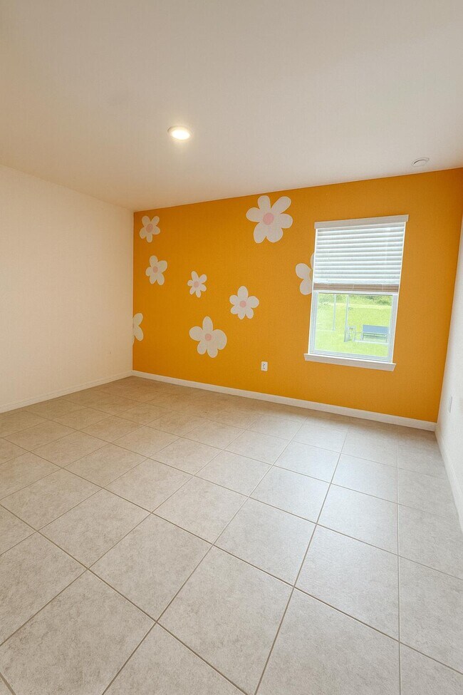 Building Photo - 1963 SW Import Dr