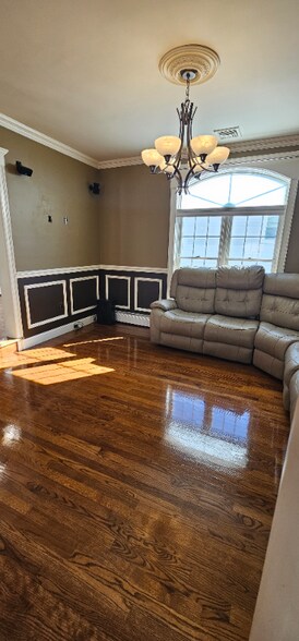 Building Photo - 33 Franklin St