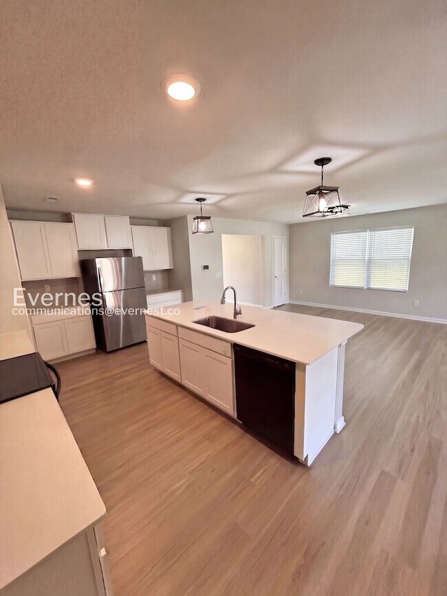 Building Photo - 1326 Bryson Ln