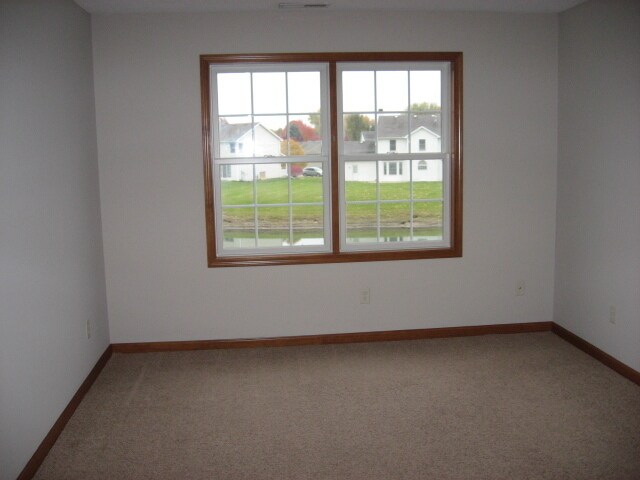 Building Photo - Beautiful Executive 3 Bedroom Condo!