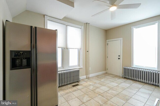 Building Photo - 2625 S Carlisle St