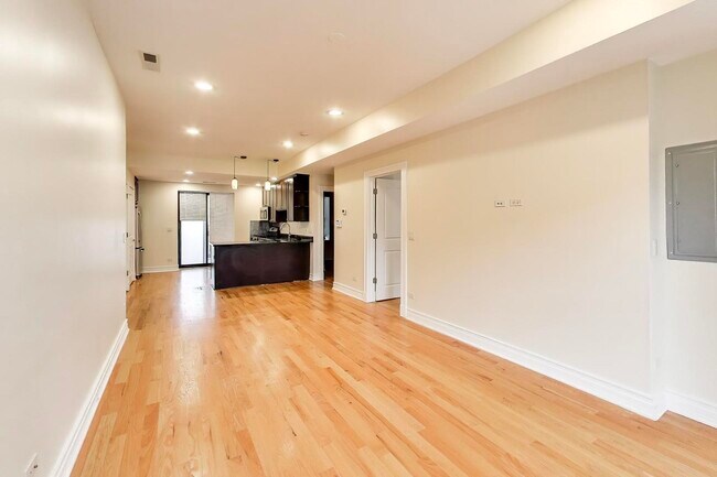 Building Photo - 1640 W Fargo Ave