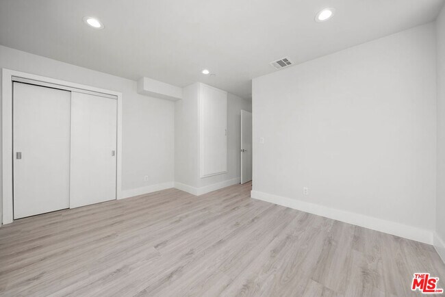 Building Photo - 5221 Cleon Ave