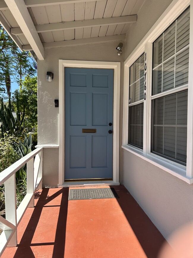 Building Photo - 10760 Russett Ave