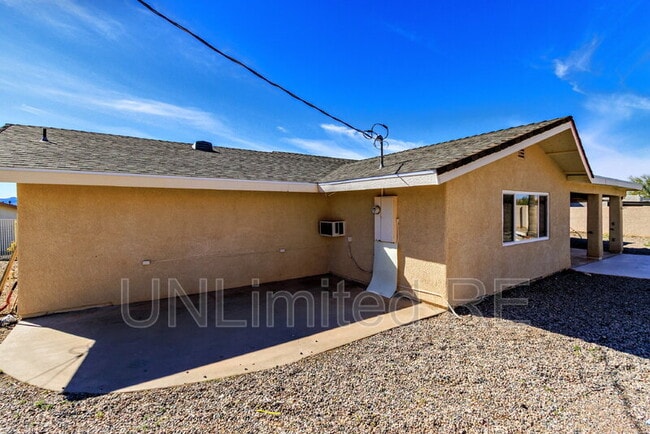 Building Photo - 2771 Typhoon Ln