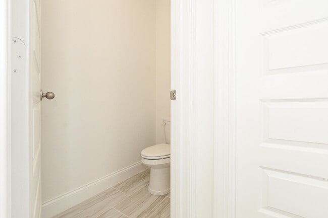 Building Photo - 9062 Dahlia Cir