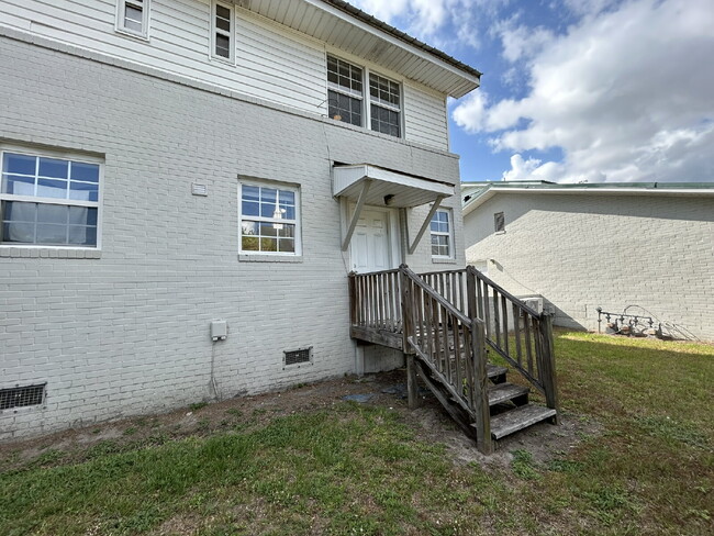Building Photo - Apartment for Rent