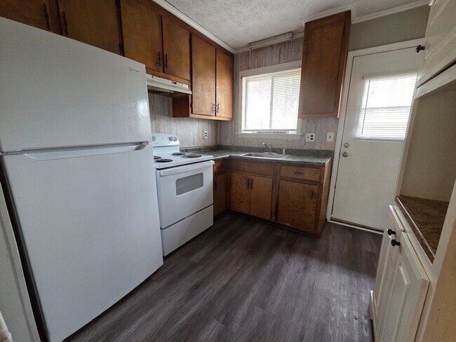 Building Photo - 82a Cedar Dr