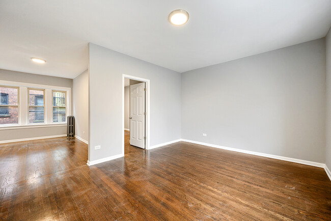 Building Photo - 2139 E 67th St