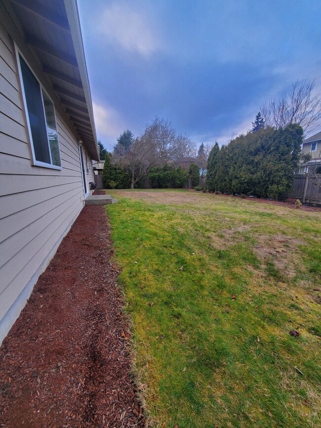 Building Photo - Charming Rambler in Renton Highlands