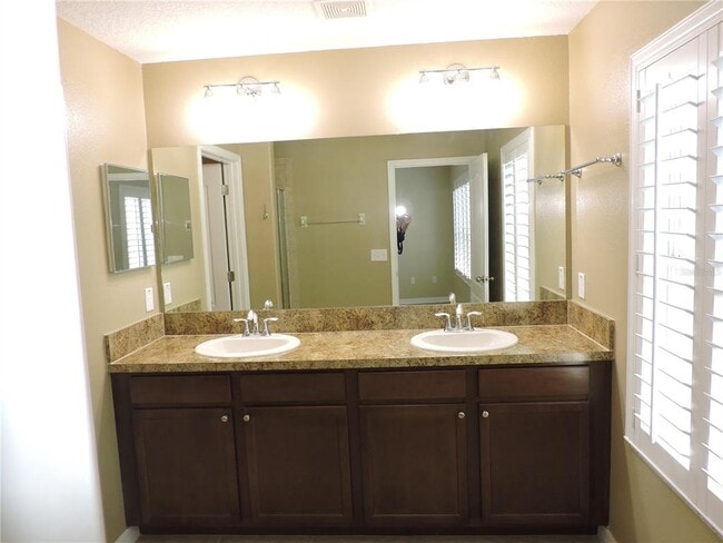 Building Photo - 10612 Savannah Plantation Ct