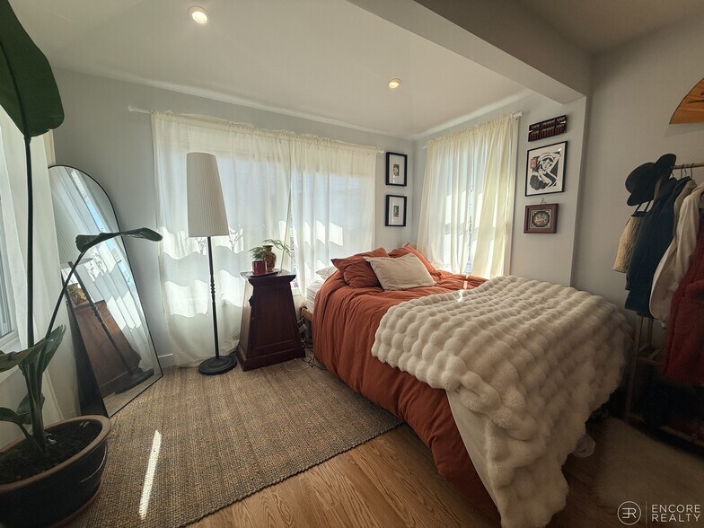 Building Photo - 18 Adair Rd