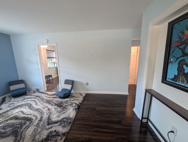 Building Photo - Lovely 4BR/3BA single family home with att...