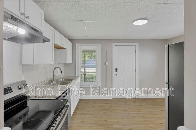 Building Photo - 47 N Hague Ave