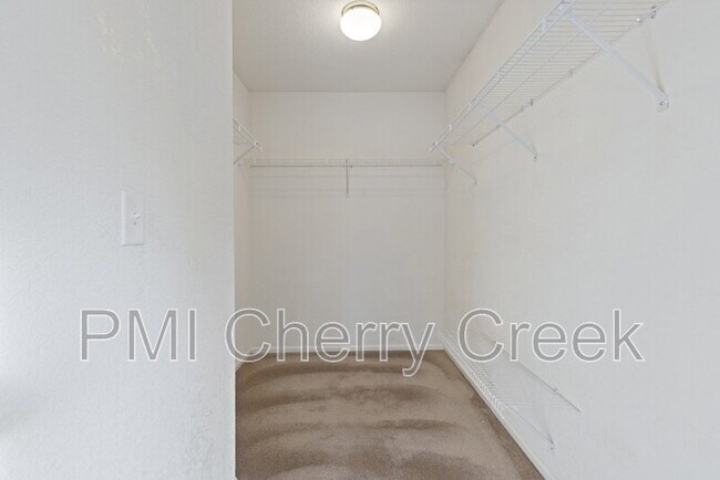 Building Photo - 20410 E Bellewood Pl