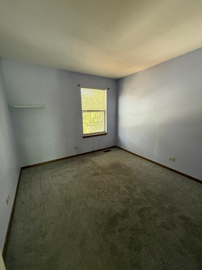 Building Photo - 210 Shadybrook Ln