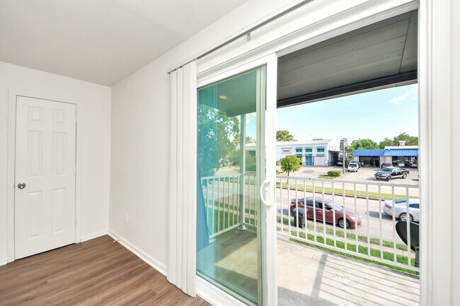 Building Photo - 12068 Beechnut St