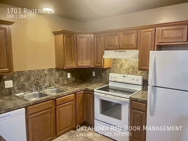 Building Photo - 1703 Riviera Ln