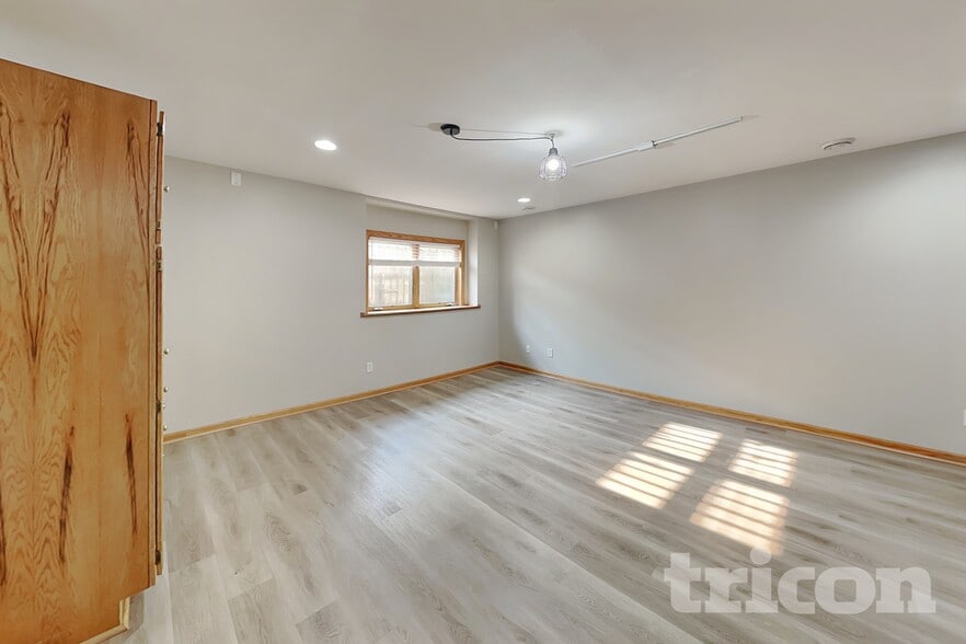 Building Photo - 10527 61st Pl