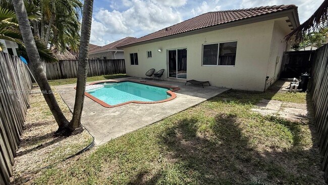 Building Photo - 14505 SW 158th Pl