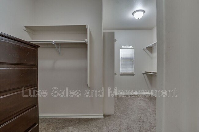 Building Photo - 3341 Heritage Green Cir