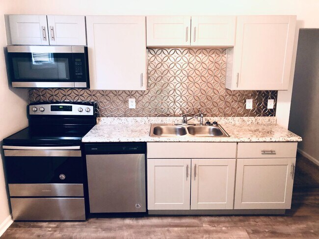 Building Photo - Delaware Duplex