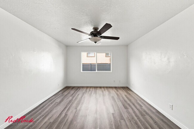 Building Photo - 1301 W Indian Hls