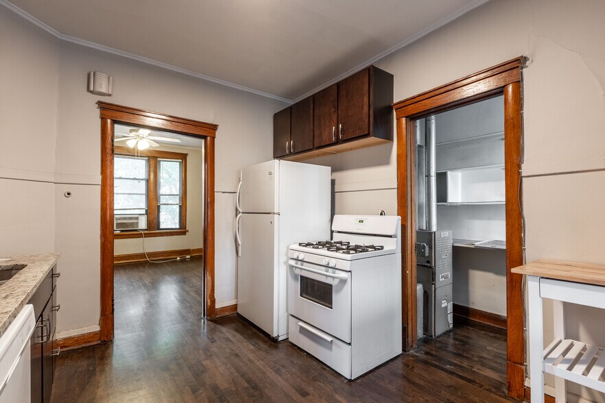 Building Photo - 3620 W Grace St