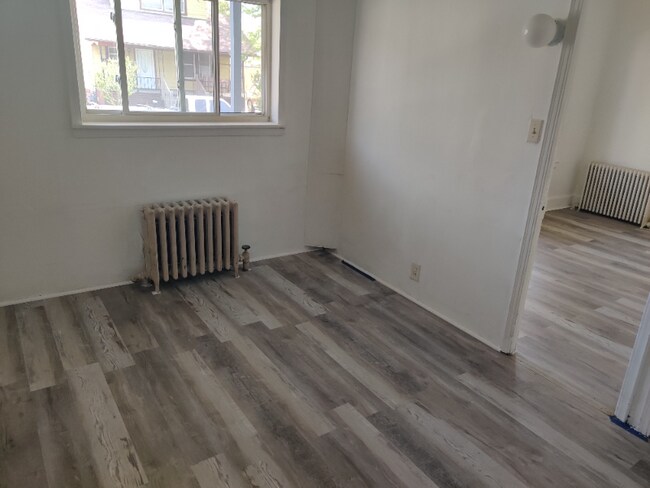 Building Photo - 90 Oak St