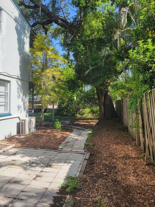 Building Photo - 643 Wisteria Ct
