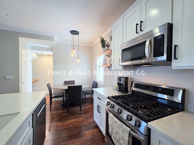 Building Photo - 3546 Linden Ave