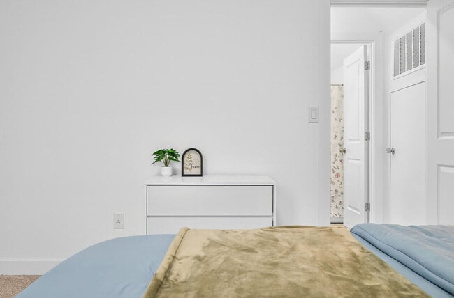 Building Photo - 1019 Central Ave