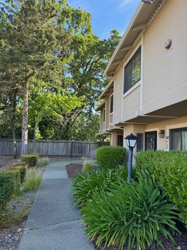 Building Photo - 2603 Vallejo St