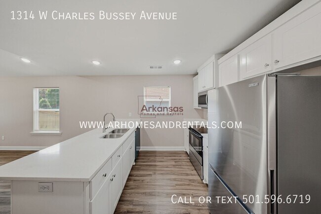Building Photo - 1314 W Charles Bussey Ave